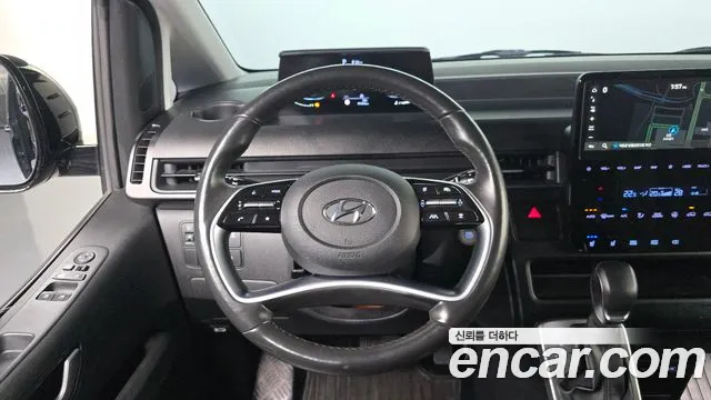 2023 Hyundai Staria Tourer 11-Seater, photograph 9