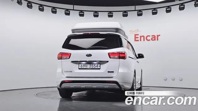 Kia Canival 9-seater Hi-Limousine — photo 1 of 31