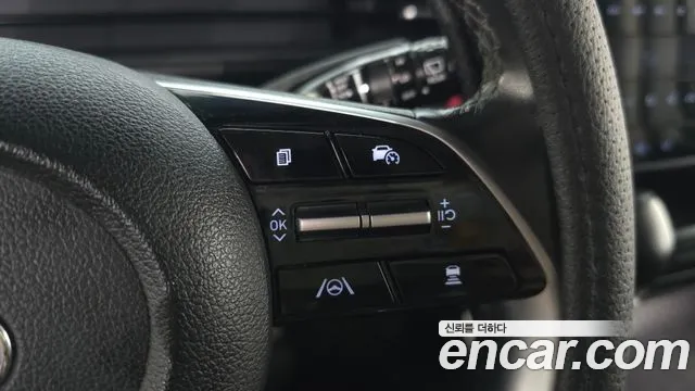 Hyundai Staria Cargo 5-Seater — photo 1 of 33