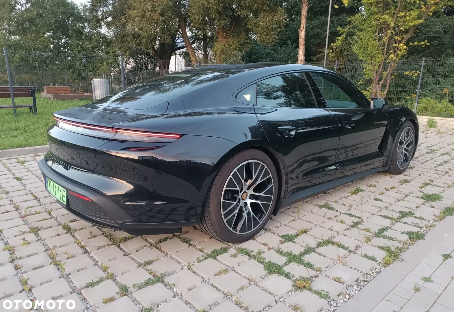 2023 Porsche Taycan, photograph 7