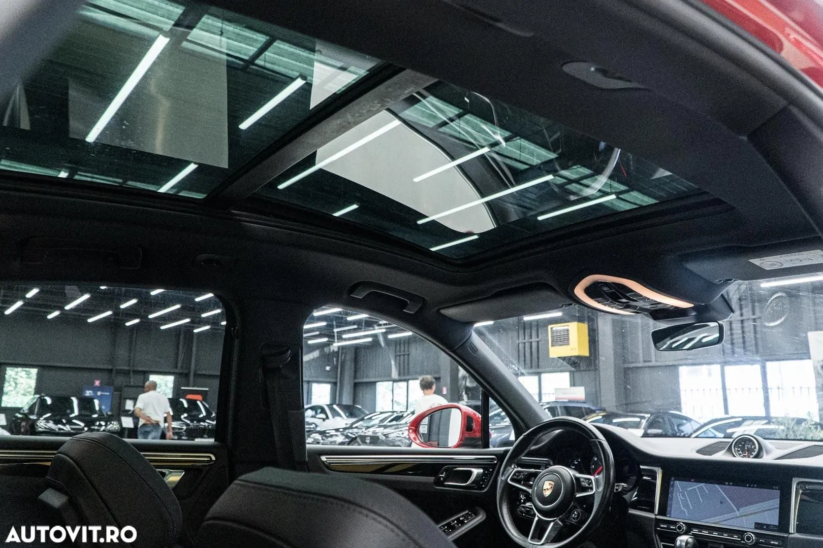 2019 Porsche Macan S, photograph 6