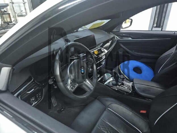 2019 BMW 530i M Sport Package Plus, photograph 3