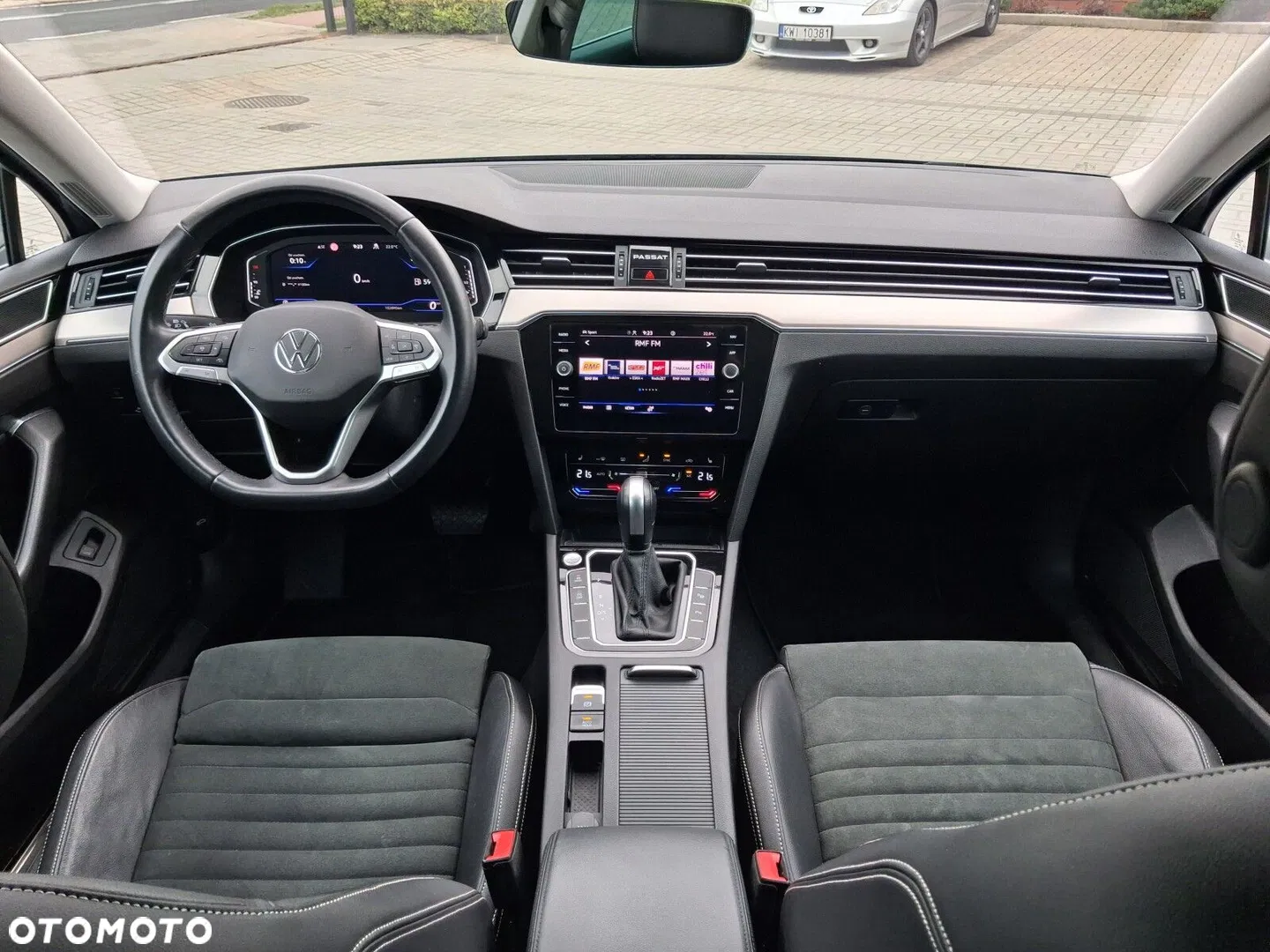 2023 Volkswagen Passat, photograph 5