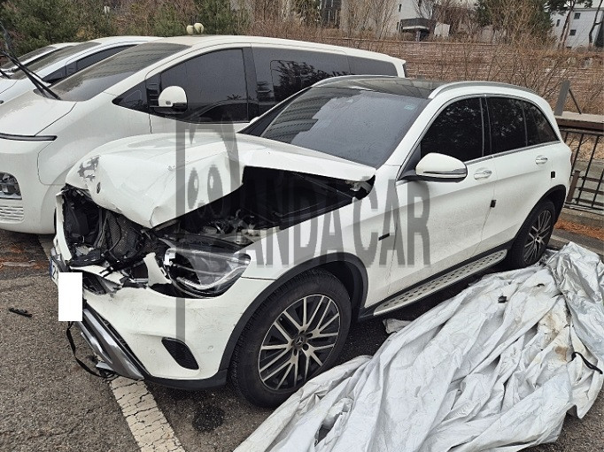 2020 Mercedes-Benz GLC300 e 4MATIC, photograph 6