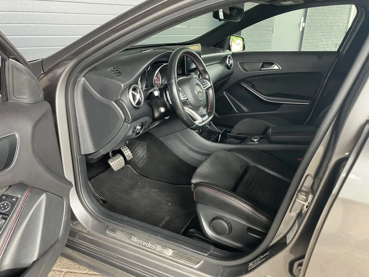 2016 Mercedes-Benz A 200 d ///AMG PANO-XENON-LED, photograph 8