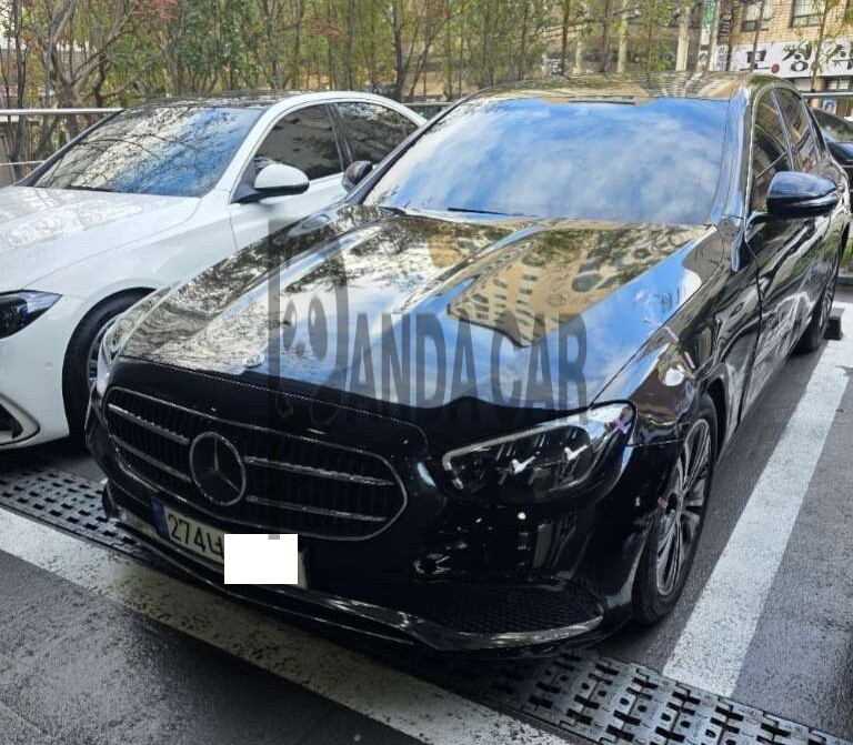 2021 Mercedes-Benz E250, photograph 1