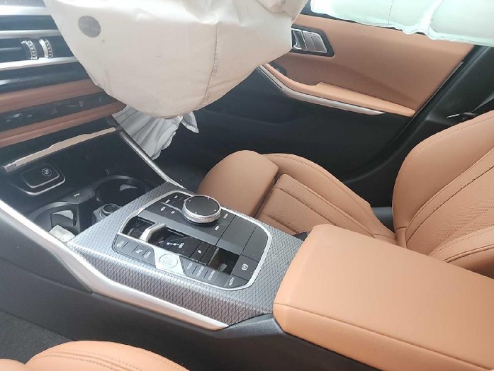 2024 BMW 320i, photograph 3