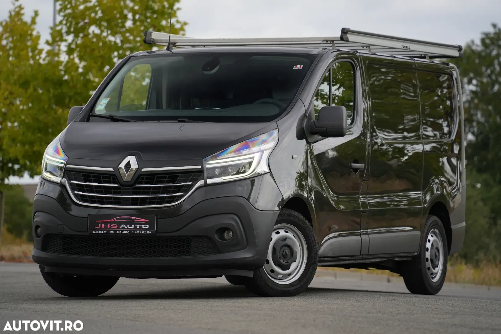 Renault Trafic — photo 1 of 19