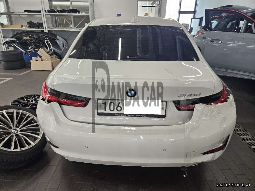 2019 BMW 320d Luxury, photograph 1