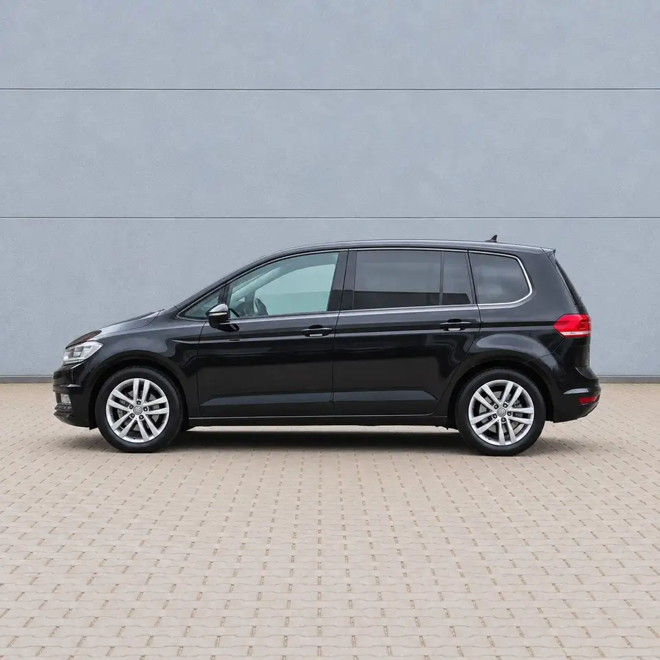 2025 Volkswagen Touran 2.0TDI DSG NAVI LED 7SZ AHK STDHZ ACC 17", photograph 6