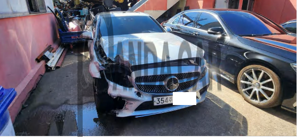 2020 Mercedes-Benz C300 e 4MATIC, photograph 1