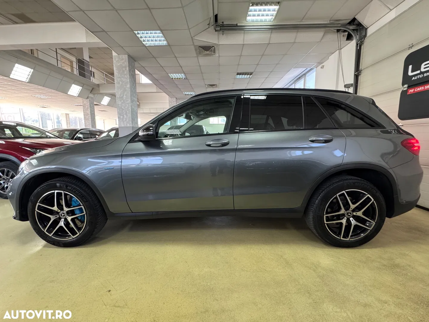 2017 Mercedes-Benz GLC 350 e 4Matic 7G-TRONIC AMG Line, photograph 12