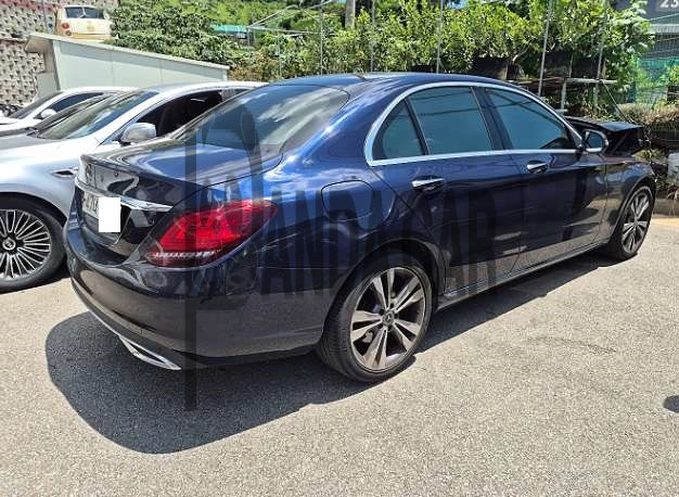 2019 Mercedes-Benz C220 d, photograph 2
