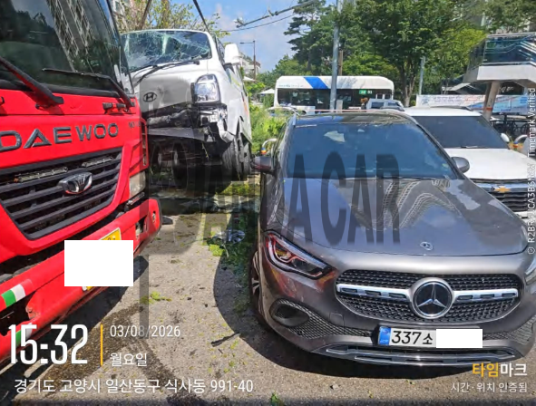2021 Mercedes-Benz GLA220, photograph 1