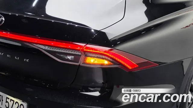 2020 Hyundai Grandeur 2.5, photograph 1