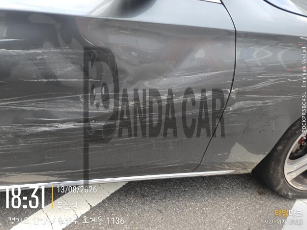 2019 Mercedes-Benz E220 d, photograph 3