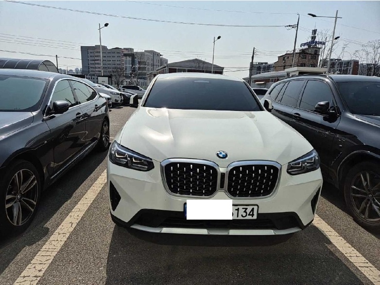 2025 BMW X4 xDrive20i, photograph 5