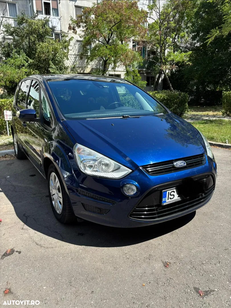 2010 Ford S-Max 2.0 TDCi DPF Ambiente, photograph 1