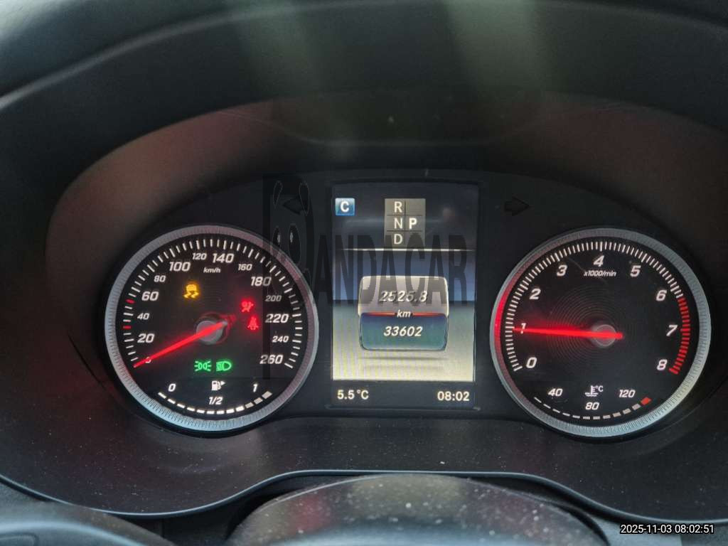 2017 Mercedes-Benz C200, photograph 3