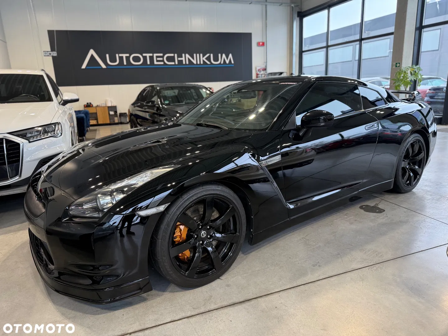 Nissan GT-R Black Edition — photo 1 of 21
