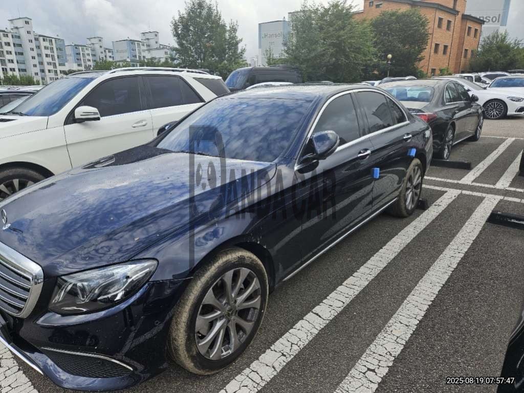 2019 Mercedes-Benz E220 d 4Matic, photograph 5