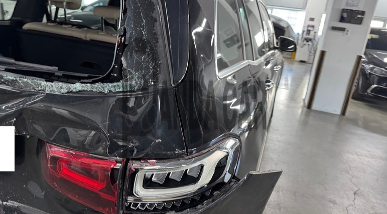 2021 Mercedes-Benz GLB220, photograph 6