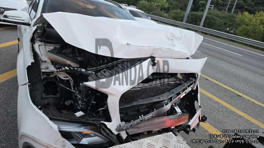 2019 Mercedes-Benz GLA220, photograph 3