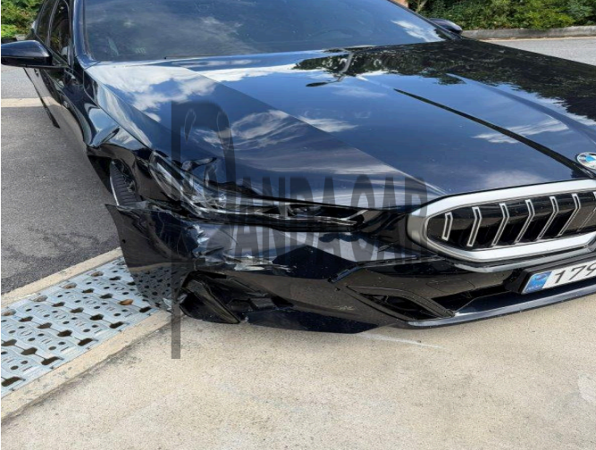 2025 BMW 530i xDrive, photograph 1