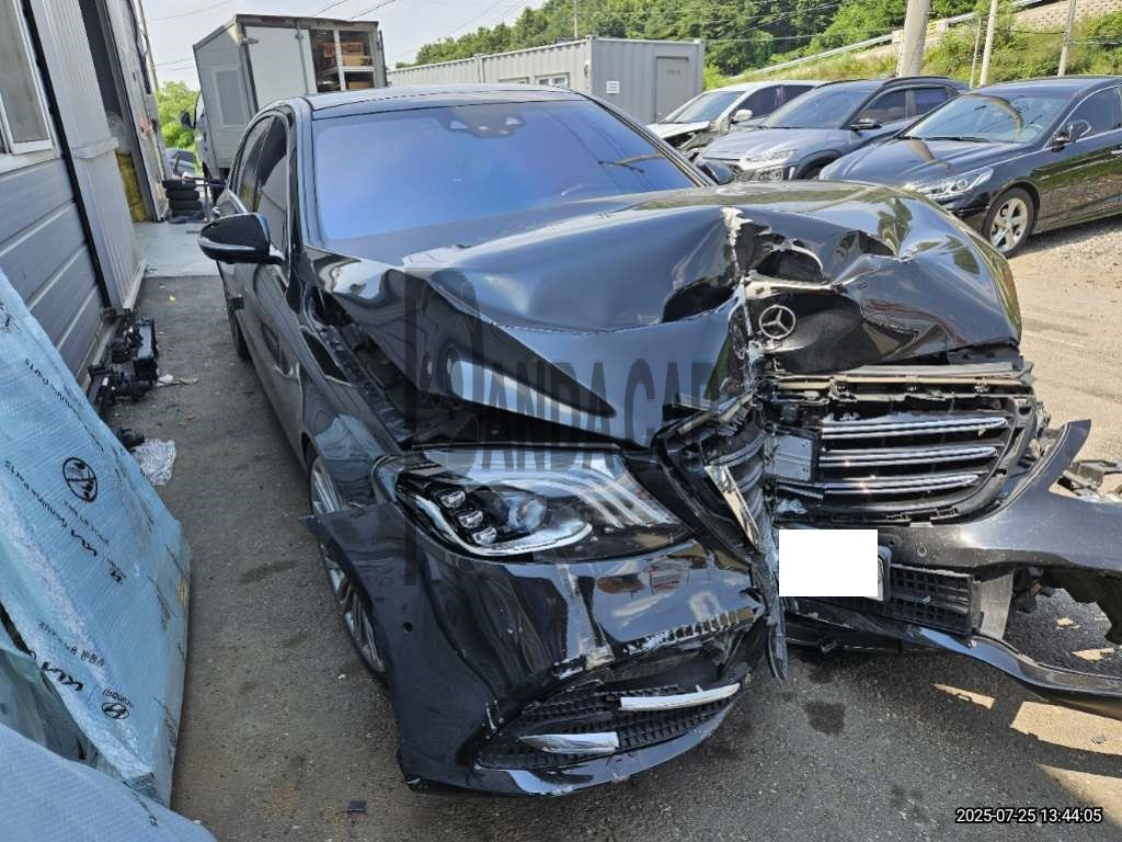 2020 Mercedes-Benz S 560 4MATIC, photograph 2