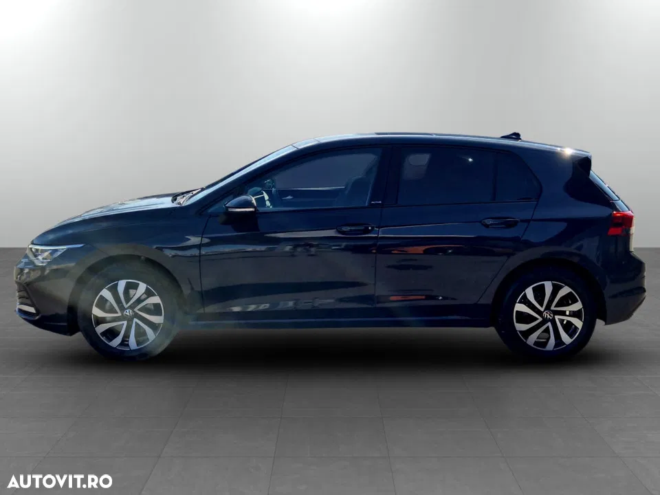 2022 Volkswagen Golf 2.0 TDI DSG Life, photograph 2