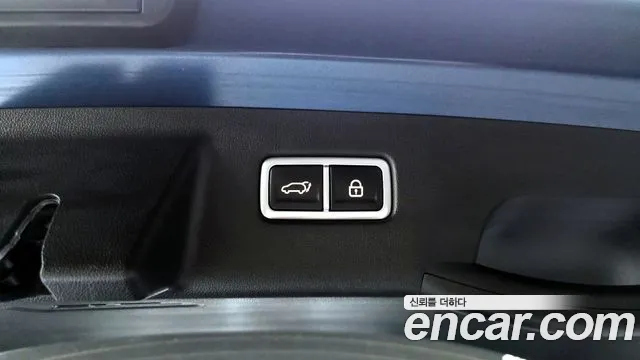 Kia Sorento Gasoline 2.5T 4WD — photo 1 of 20