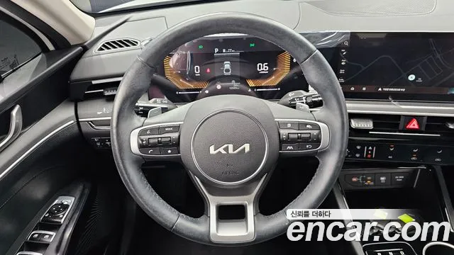 2025 Kia K5 2.0, photograph 2