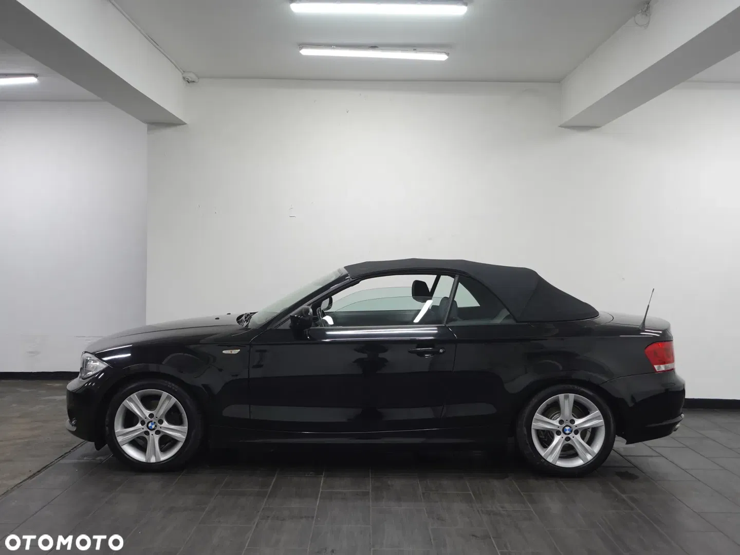 2011 BMW Seria 1, photograph 11