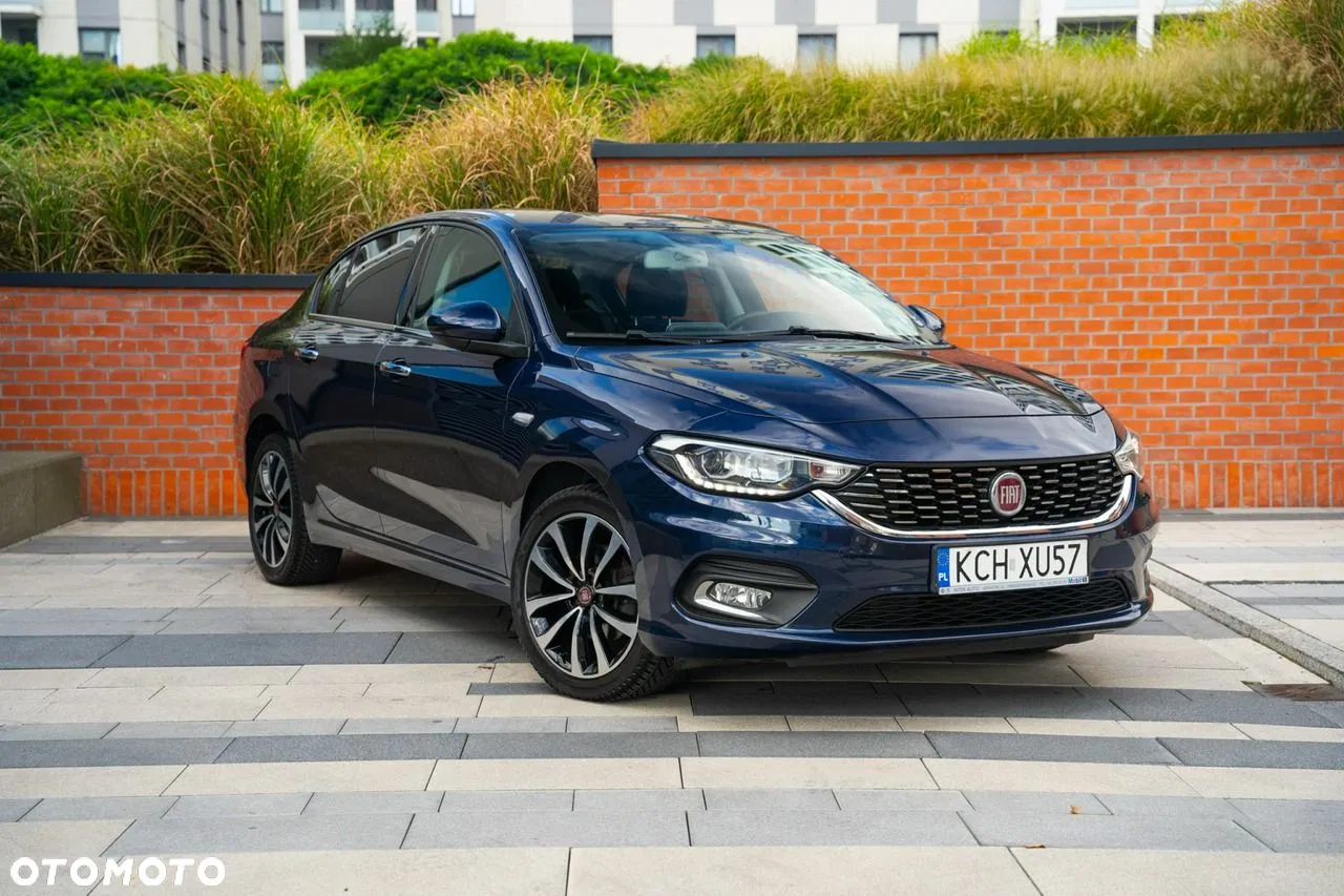 2019 Fiat Tipo 1.4 16v Lounge EU6d, photograph 3