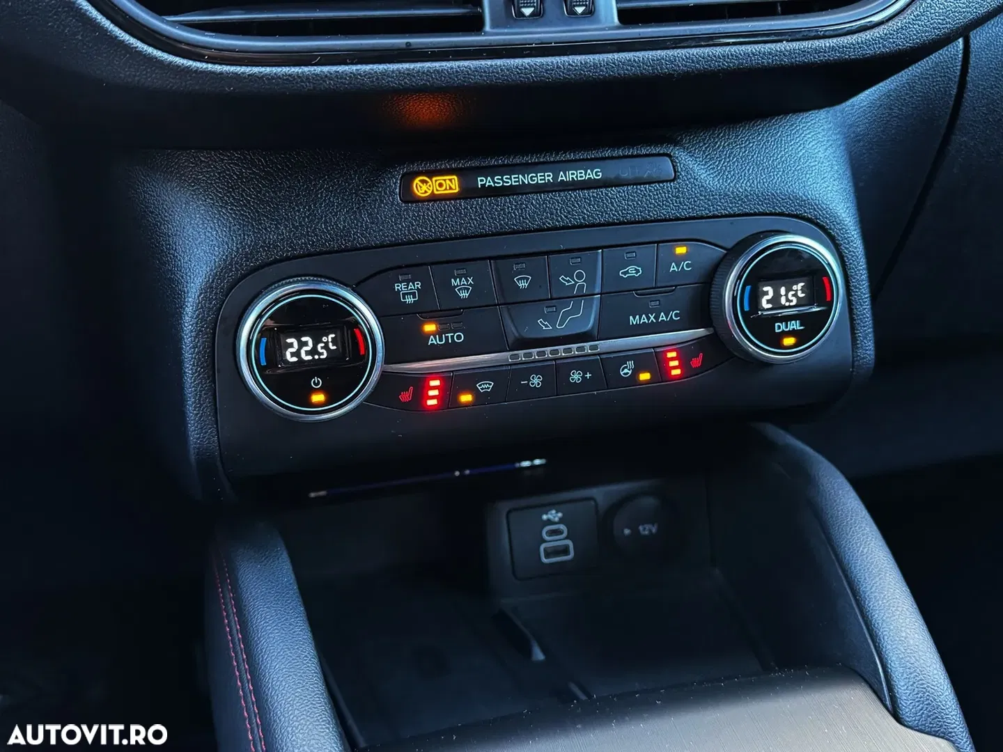 2022 Ford Kuga 2.5 Duratec PHEV ST-LINE, photograph 12