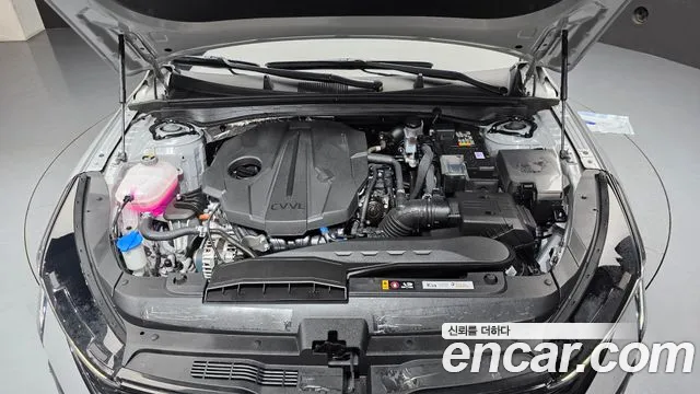 Kia K5 2.0 — photo 1 of 20