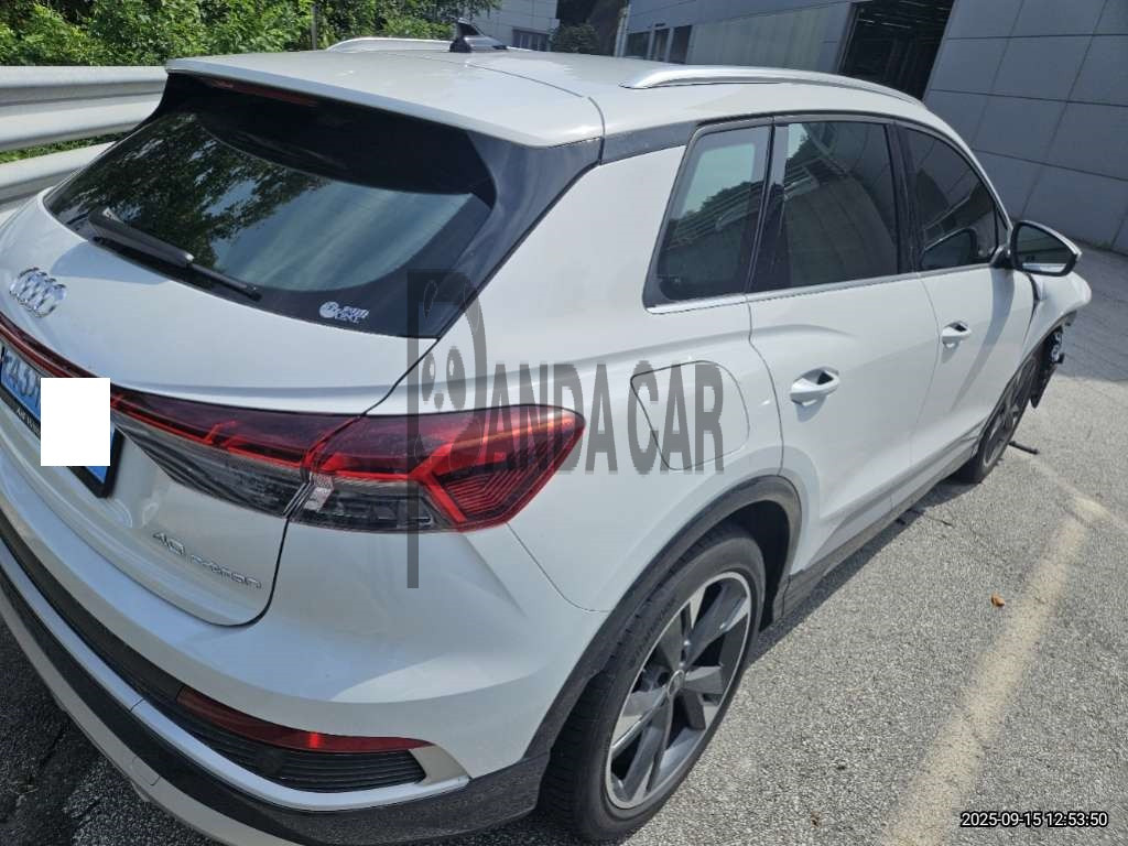 2023 Audi Q4 40 e-tron, photograph 2
