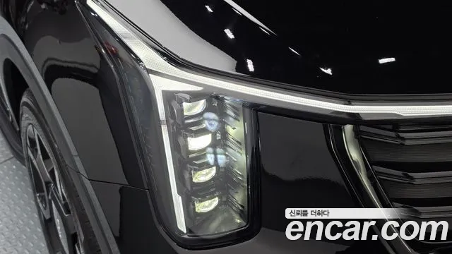 Kia Sorento Gasoline 2.5T 2WD — photo 1 of 32