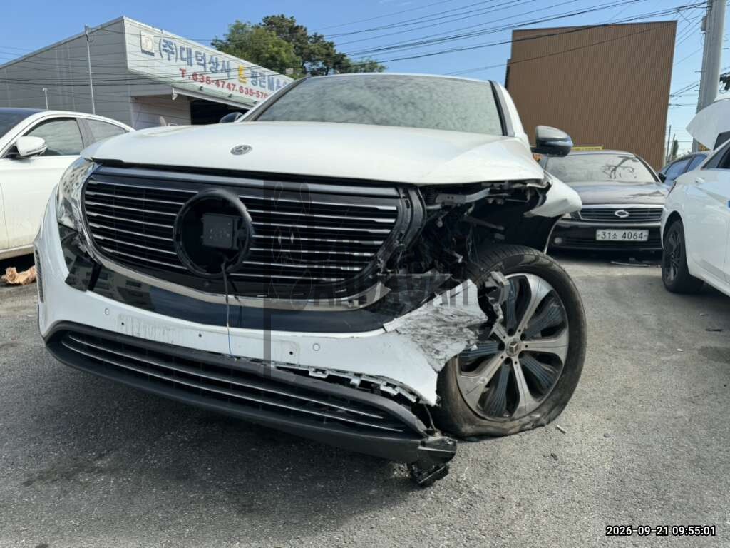 2020 Mercedes-Benz EQC 400 4MATIC, photograph 1