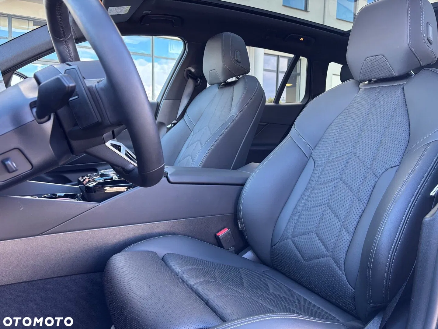 2025 BMW Seria 5 520d xDrive mHEV M Sport, photograph 11