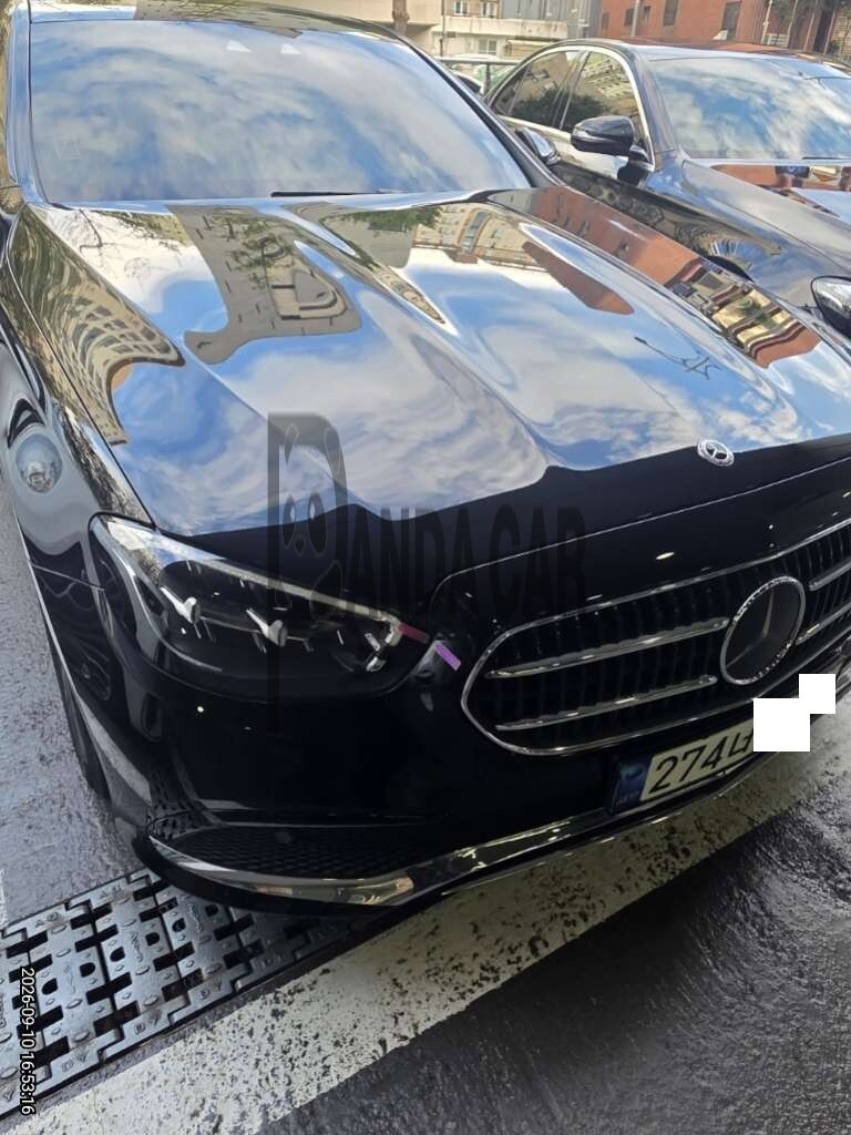 2021 Mercedes-Benz E250, photograph 2