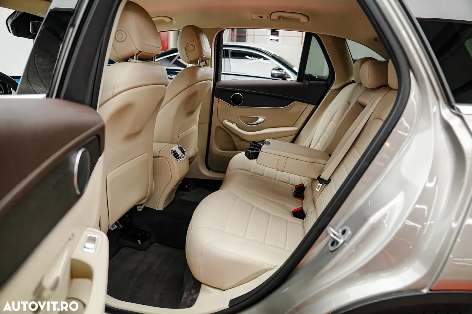2022 Mercedes-Benz GLC 300 de 4Matic 9G-TRONIC Exclusive, photograph 6