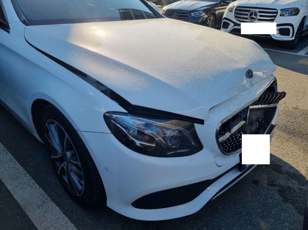2019 Mercedes-Benz E300 4Matic, photograph 5