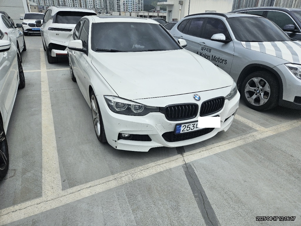 2018 BMW 330i, photograph 1
