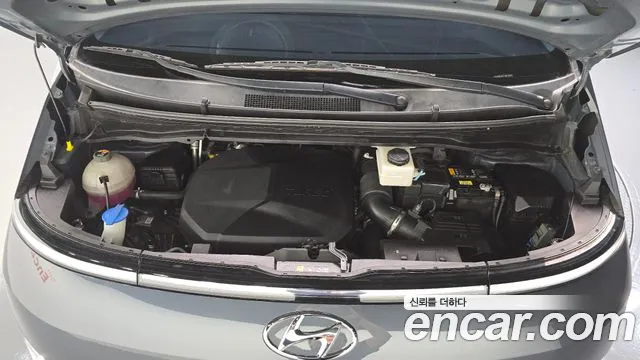 2023 Hyundai Staria Tourer 11-Seater, photograph 5