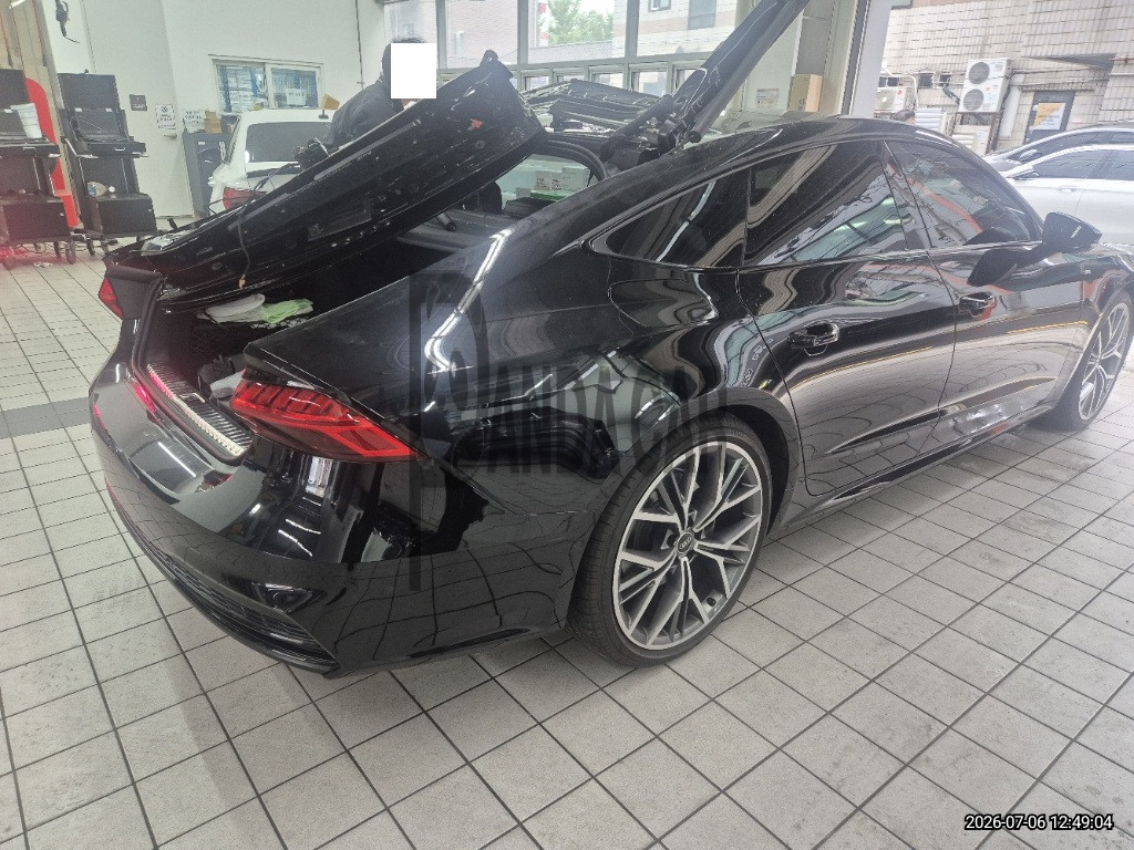 2025 Audi A7 50 TDI quattro, photograph 5