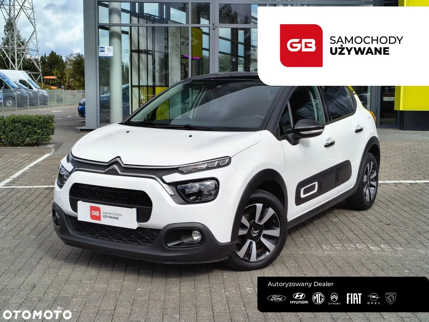 Citroën C3 1.2 PureTech Shine EAT6 — photo 1 of 37