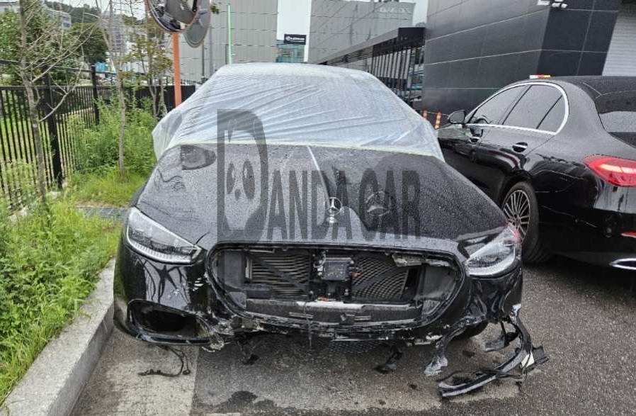2021 Mercedes-Benz Mercedes-Maybach S580 4MATIC, photograph 1