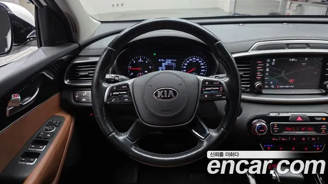 Kia Sorento Diesel 2.0 2WD — photo 1 of 35