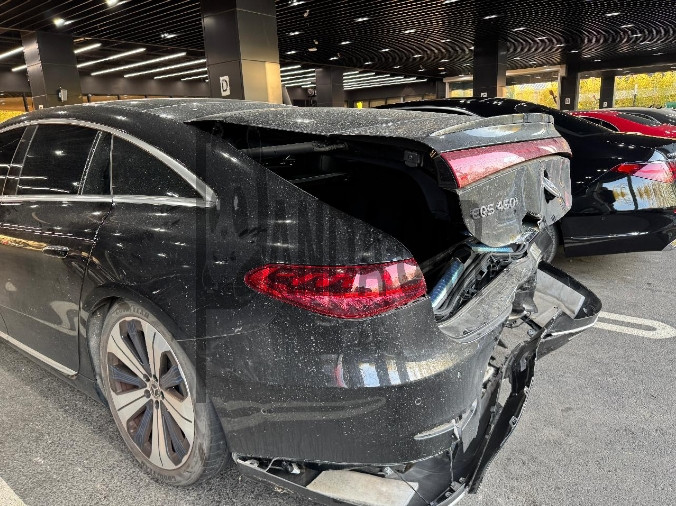 2023 Mercedes-Benz EQS450 +, photograph 3